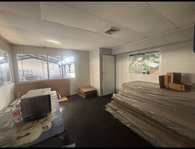 1,163M² WAREHOUSE TO LET IN PAROW INDUSTRIAL